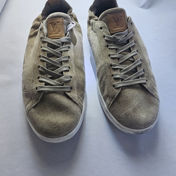 LV Suede Soft Calfskin Leather Sneakers Beige Size 9 Ultra-soft